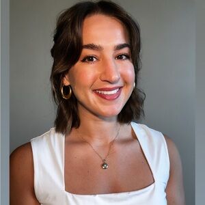 Meet your Posher, Carlee.